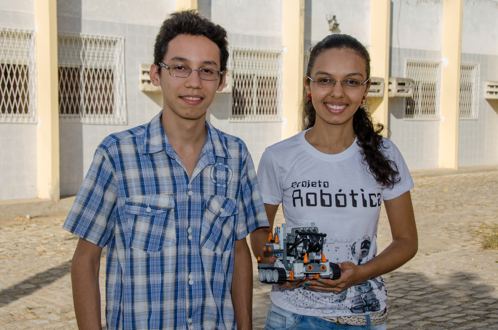 Thais Araújo e Paulo Henrique são aulos de CeT e monitores nas escolas