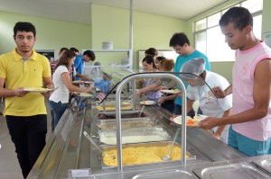 RU oferece diariamente almoço e jantar para os estudantes