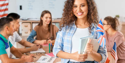 sala-de-aula–curso-de-idioma–foto-canva.com